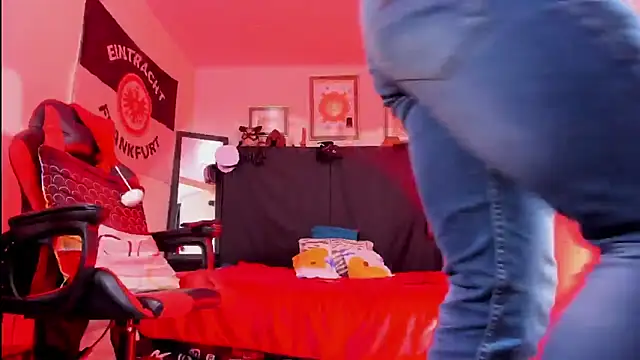 AlejoKhalifa  online show from January 7, 9:23 am