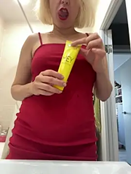 Yourdirtybitch online show from July 11, 7:00 am