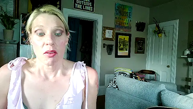 Glamazonx online show from May 3, 12:55 pm