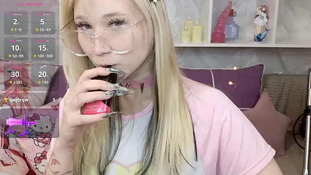 Snapshot of MeowkaKitty chatting on September 24, 1:42 am MeowkaKitty online show from September 24, 1:42 am