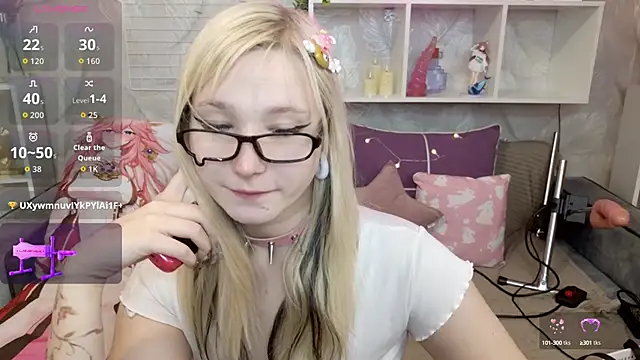 Snapshot of MeowkaKitty chatting on September 29, 1:44 am MeowkaKitty online show from September 29, 1:44 am