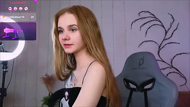 Britney Lynch online show from January 23, 12:14 am