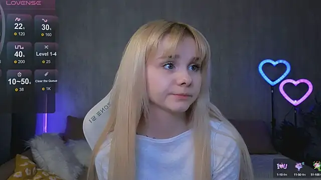 Britney Lynch online show from March 19, 7:49 pm