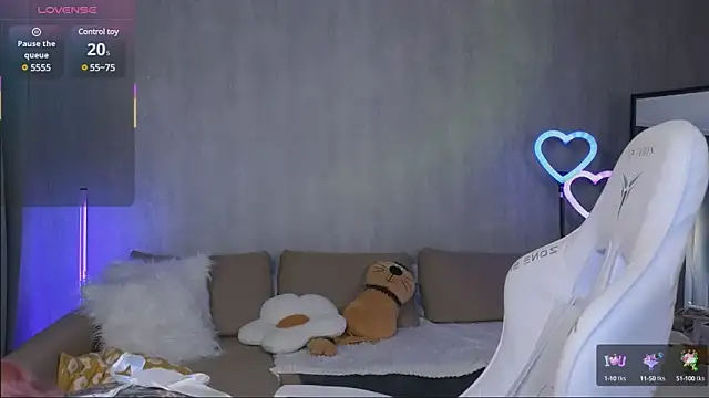 Britney Lynch online show from March 20, 8:08 pm