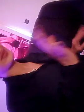 Snapshot of Maya-Promax chatting on December 10, 8:19 am Maya-Promax online show from December 10, 8:19 am