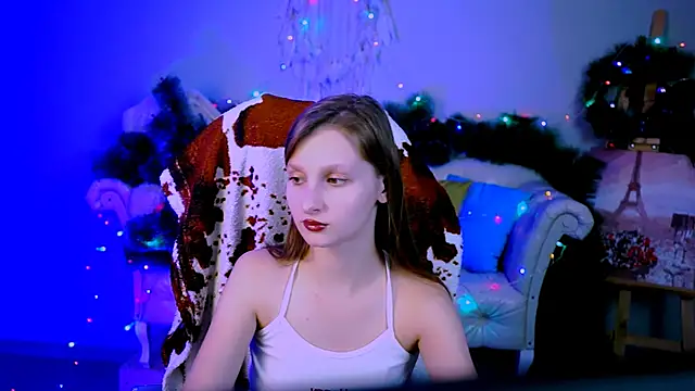 Snapshot of EllaHorton chatting on December 15, 9:56 am EllaHorton online show from December 15, 9:56 am