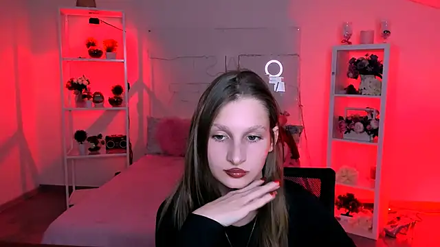 Snapshot of EllaHorton chatting on January 29, 3:47 pm EllaHorton online show from January 29, 3:47 pm