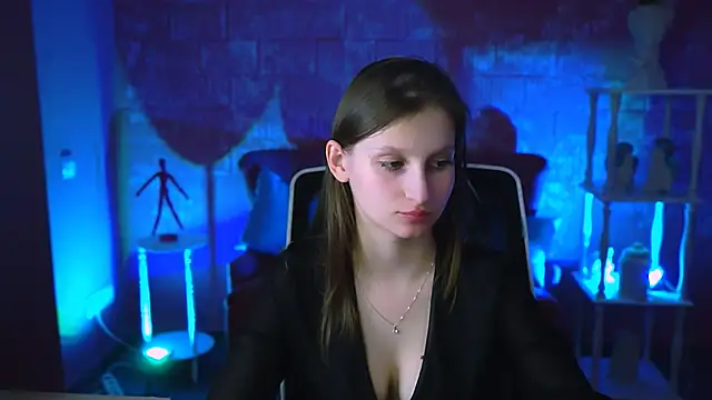 Snapshot of EllaHorton chatting on February 21, 12:28 pm EllaHorton online show from February 21, 12:28 pm