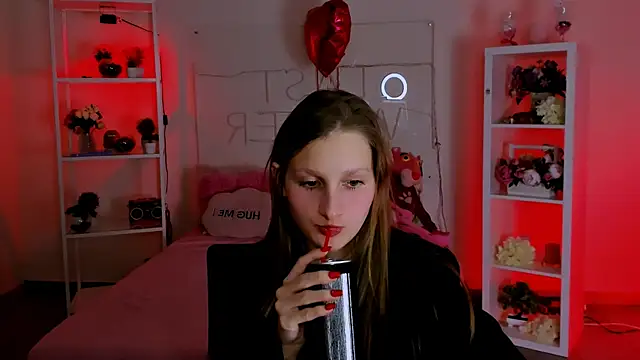 Snapshot of EllaHorton chatting on February 27, 4:53 pm EllaHorton online show from February 27, 4:53 pm