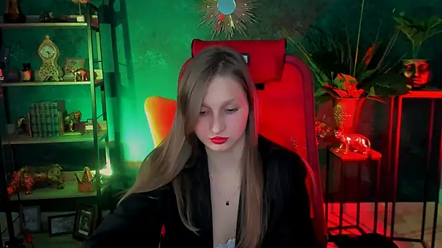 Snapshot of EllaHorton chatting on February 28, 3:37 pm EllaHorton online show from February 28, 3:37 pm