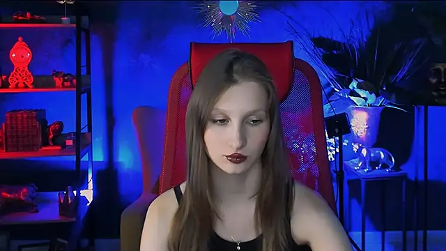 Snapshot of EllaHorton chatting on March 13, 2:33 pm EllaHorton online show from March 13, 2:33 pm