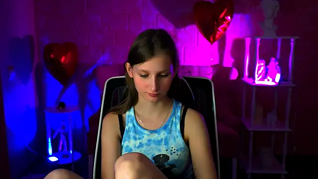 Snapshot of EllaHorton chatting on March 14, 6:50 pm EllaHorton online show from March 14, 6:50 pm
