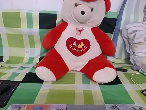Snapshot of Fiola-Ly chatting on February 24, 12:30 am Fiola-Ly online show from February 24, 12:30 am