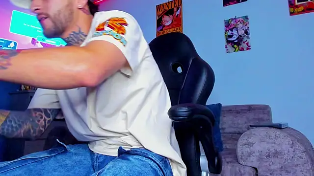 Snapshot of Drako_Lamar chatting on October 1, 1:44 am Drako Lamar online show from October 1, 1:44 am