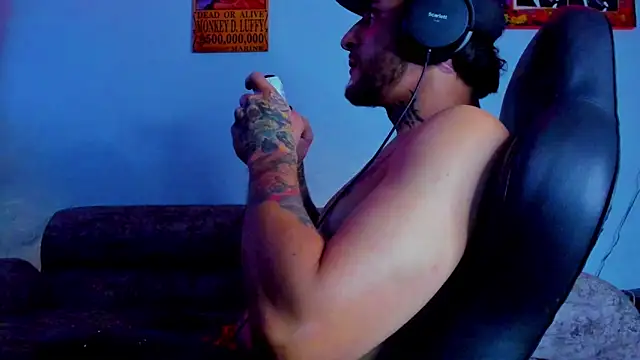 Snapshot of Drako_Lamar chatting on October 15, 12:55 am Drako Lamar online show from October 15, 12:55 am