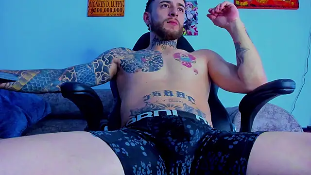 Snapshot of Drako_Lamar chatting on October 15, 8:09 pm Drako Lamar online show from October 15, 8:09 pm