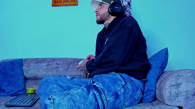 Snapshot of Drako_Lamar chatting on October 17, 1:42 am Drako Lamar online show from October 17, 1:42 am