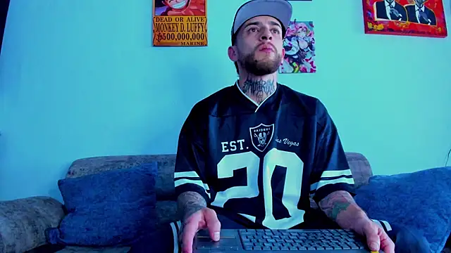 Snapshot of Drako_Lamar chatting on November 3, 1:23 pm Drako Lamar online show from November 3, 1:23 pm