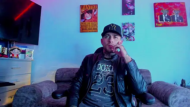 Snapshot of Drako_Lamar chatting on December 15, 1:04 pm Drako Lamar online show from December 15, 1:04 pm