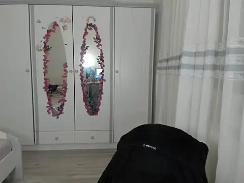 Maya-and guests online show from February 5, 3:33 am