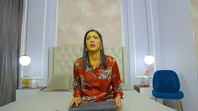 JoannaCox online show from March 10, 6:45 pm