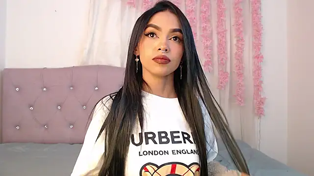 Snapshot of Alleanys_Cristal chatting on January 18, 9:45 am Alleanys Cristal online show from January 18, 9:45 am