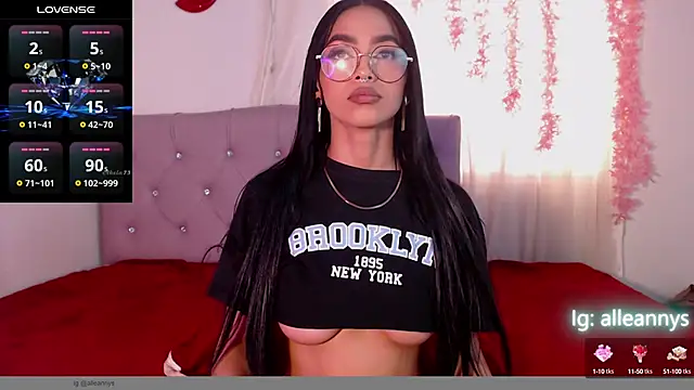 Snapshot of Alleanys_Cristal chatting on February 24, 5:20 pm Alleanys Cristal online show from February 24, 5:20 pm