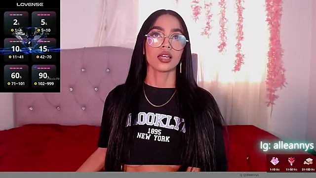 Snapshot of Alleanys_Cristal chatting on February 24, 8:25 pm Alleanys Cristal online show from February 24, 8:25 pm