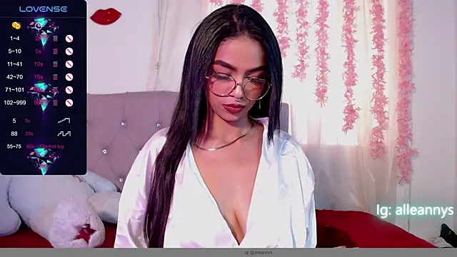 Snapshot of Alleanys_Cristal chatting on March 17, 5:27 pm Alleanys Cristal online show from March 17, 5:27 pm