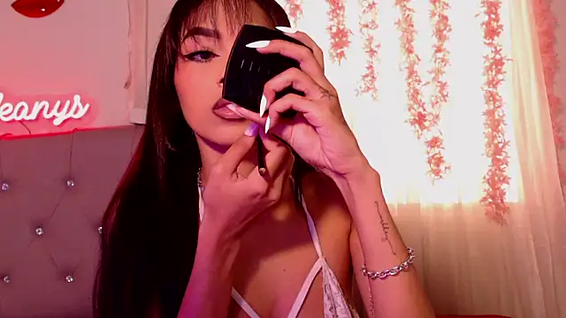 Snapshot of Alleanys_Cristal chatting on September 14, 2:49 pm Alleanys Cristal online show from September 14, 2:49 pm