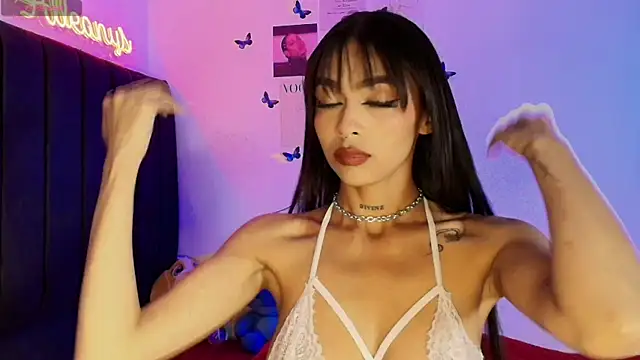 Snapshot of Alleanys_Cristal chatting on November 13, 7:13 pm Alleanys Cristal online show from November 13, 7:13 pm