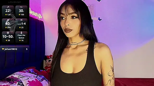 Snapshot of Alleanys_Cristal chatting on November 18, 8:46 pm Alleanys Cristal online show from November 18, 8:46 pm