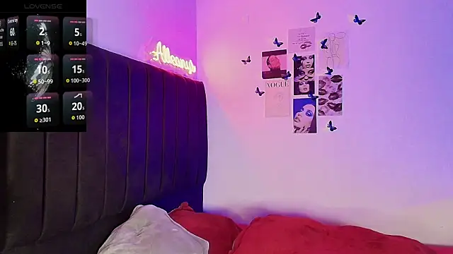 Snapshot of Alleanys_Cristal chatting on November 30, 8:02 pm Alleanys Cristal online show from November 30, 8:02 pm