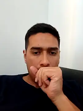 Snapshot of Marceloarri123 chatting on October 9, 10:35 am Marceloarri123 online show from October 9, 10:35 am