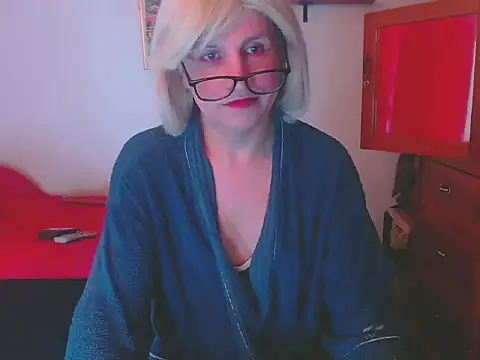 LorenJade online show from December 17, 7:25 am