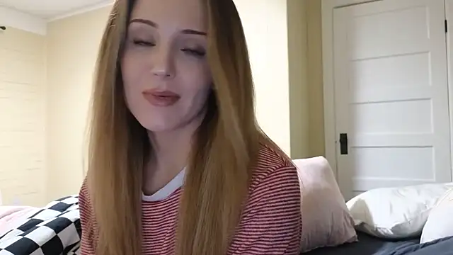 Snapshot of sexylilly69 chatting on May 5, 2:30 am sexylilly69 online show from May 5, 2:30 am
