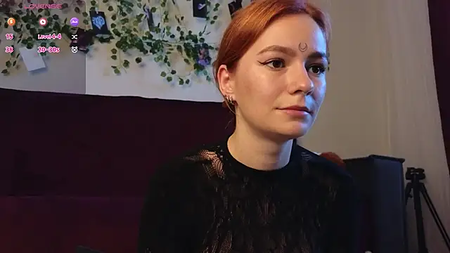 girl with snaketatto0 online show from October 1, 2:39 am