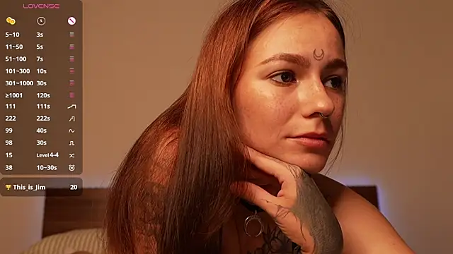 Snapshot of girl_with_snaketatto0 chatting on May 8, 2:06 am girl with snaketatto0 online show from May 8, 2:06 am