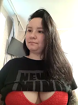 AlexaLexie online show from December 3, 8:34 am