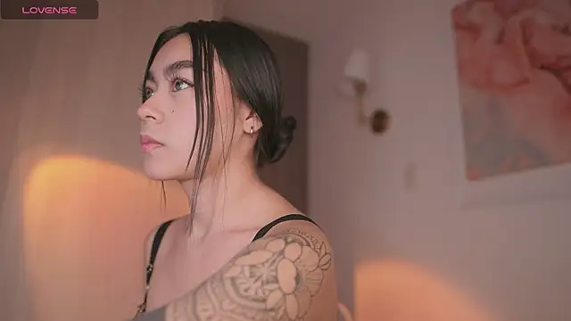 GigiLee  online show from October 14, 10:32 pm