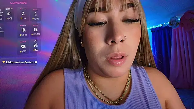 leahtemptation3 online show from March 1, 3:32 am