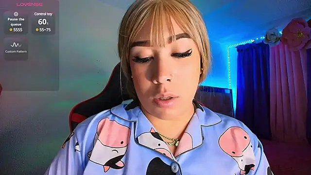 leahtemptation3 online show from March 2, 8:48 am