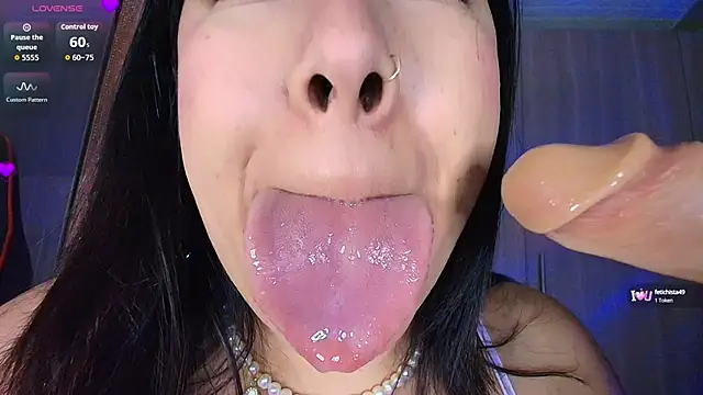 leahtemptation3 online show from October 5, 11:08 am