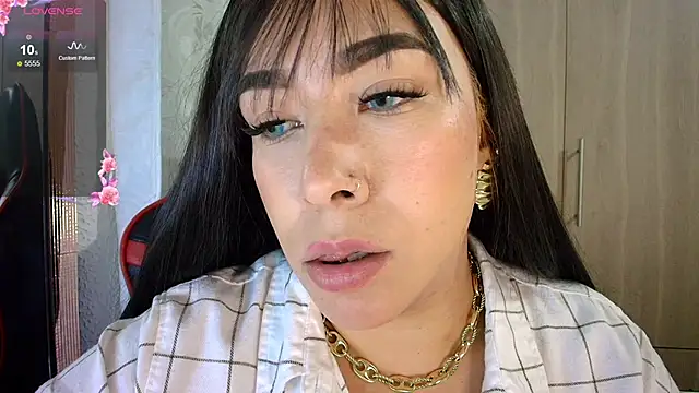 leahtemptation3 online show from May 15, 10:50 pm