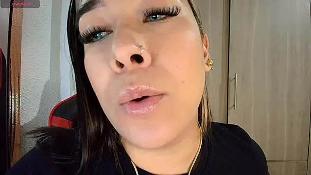 leahtemptation3 online show from June 21, 7:33 am
