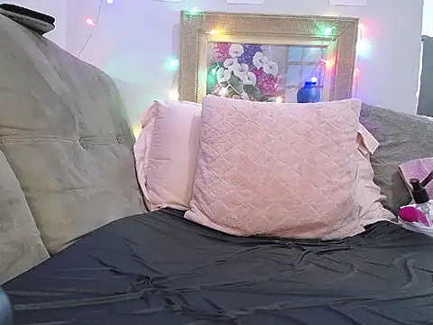 Irresistible24 online show from February 23, 8:11 pm