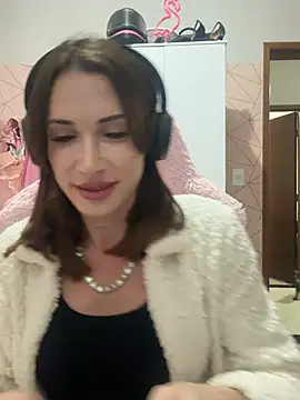 Snapshot of Irresistible24 chatting on July 5, 10:39 pm Irresistible24 online show from July 5, 10:39 pm