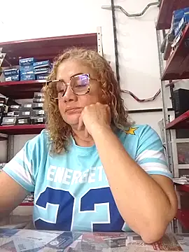 sophiahunt286 online show from December 17, 2:12 pm