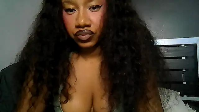 Snapshot of goddessdaisysky chatting on June 5, 5:14 am goddessdaisysky online show from June 5, 5:14 am