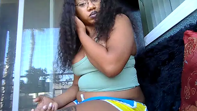 Snapshot of goddessdaisysky chatting on June 12, 3:33 pm goddessdaisysky online show from June 12, 3:33 pm
